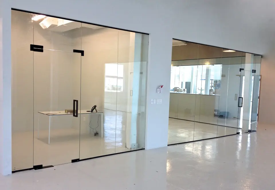 Fixed Glass & Room Dividers — image 3