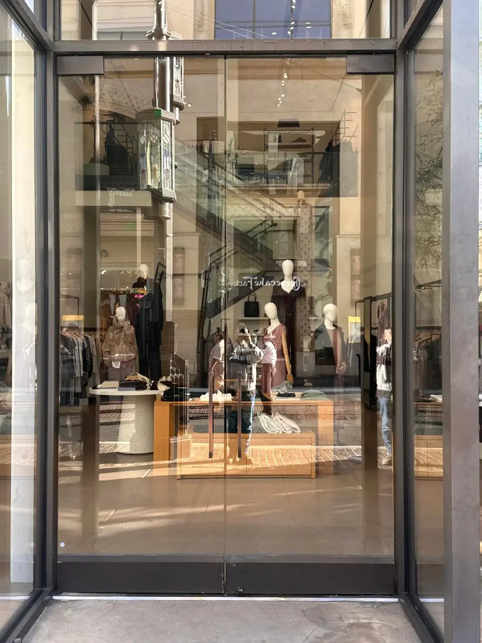 Vince at The Grove — photo 2
