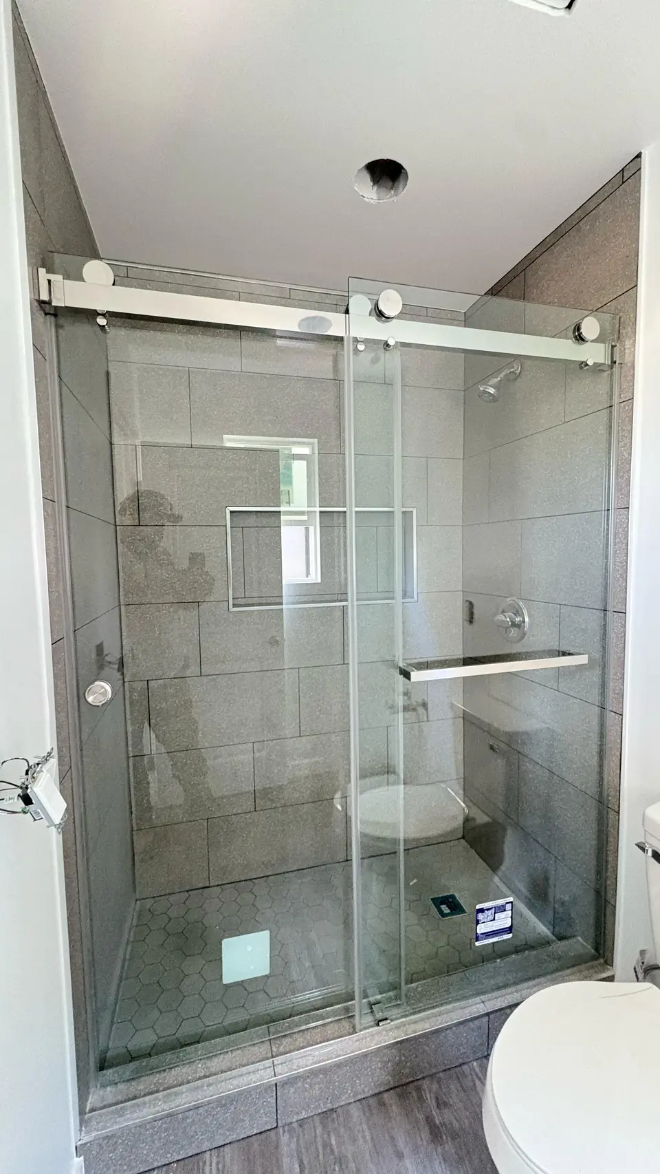 Shower Enclosures — image 2